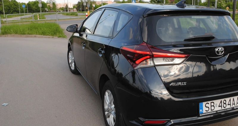 Toyota Auris cena 49200 przebieg: 69751, rok produkcji 2016 z Radom małe 137